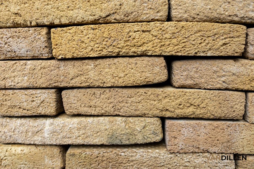 Oude Hilversumsformaat 23.5 x 3.5 cm gele stenen 1.000 stuks, Verzenden, Zo goed als nieuw, Bakstenen