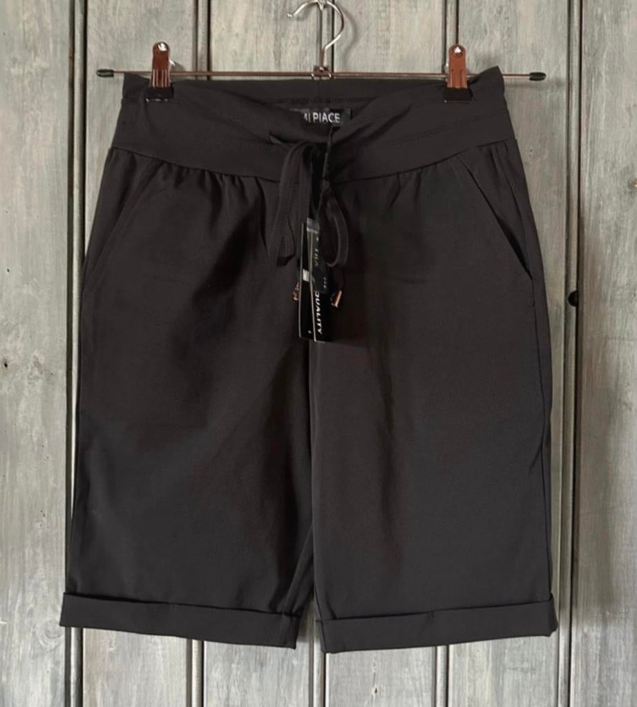 Mi Piace travelstof bermuda maat: XS black, Kleding | Dames, Broeken en Pantalons, Kort, Zwart, Nieuw, Ophalen of Verzenden