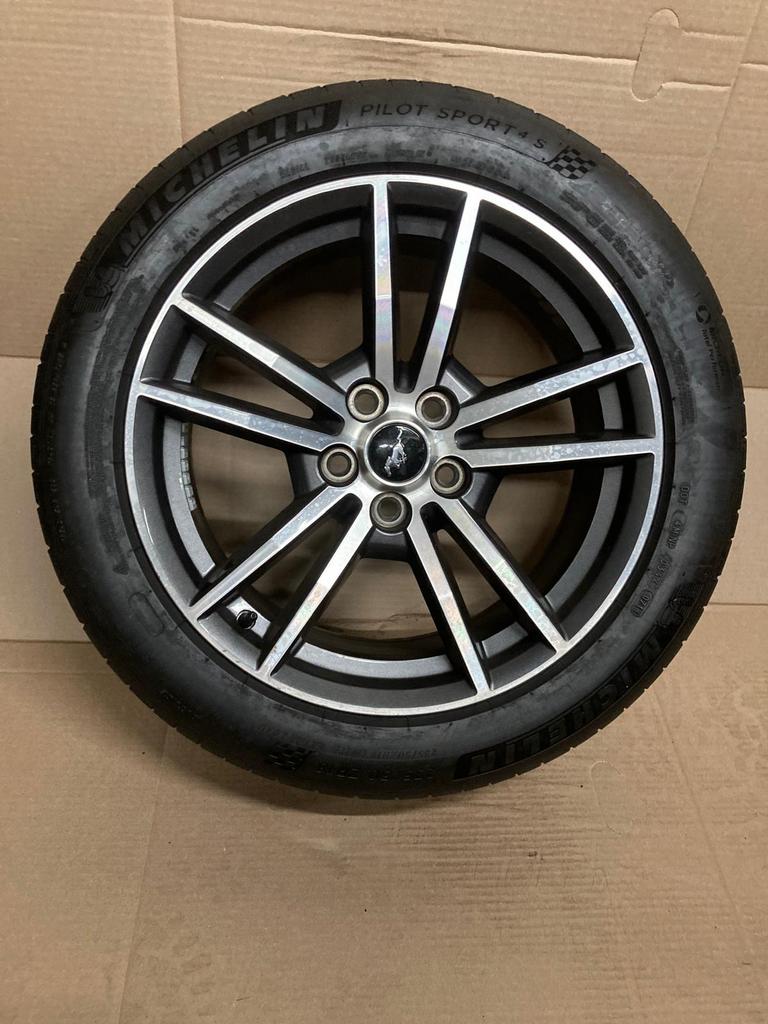 Ford Mustang set velgen en banden, Auto-onderdelen, Banden en Velgen, Ophalen, 18 inch, 235 mm, Band(en)