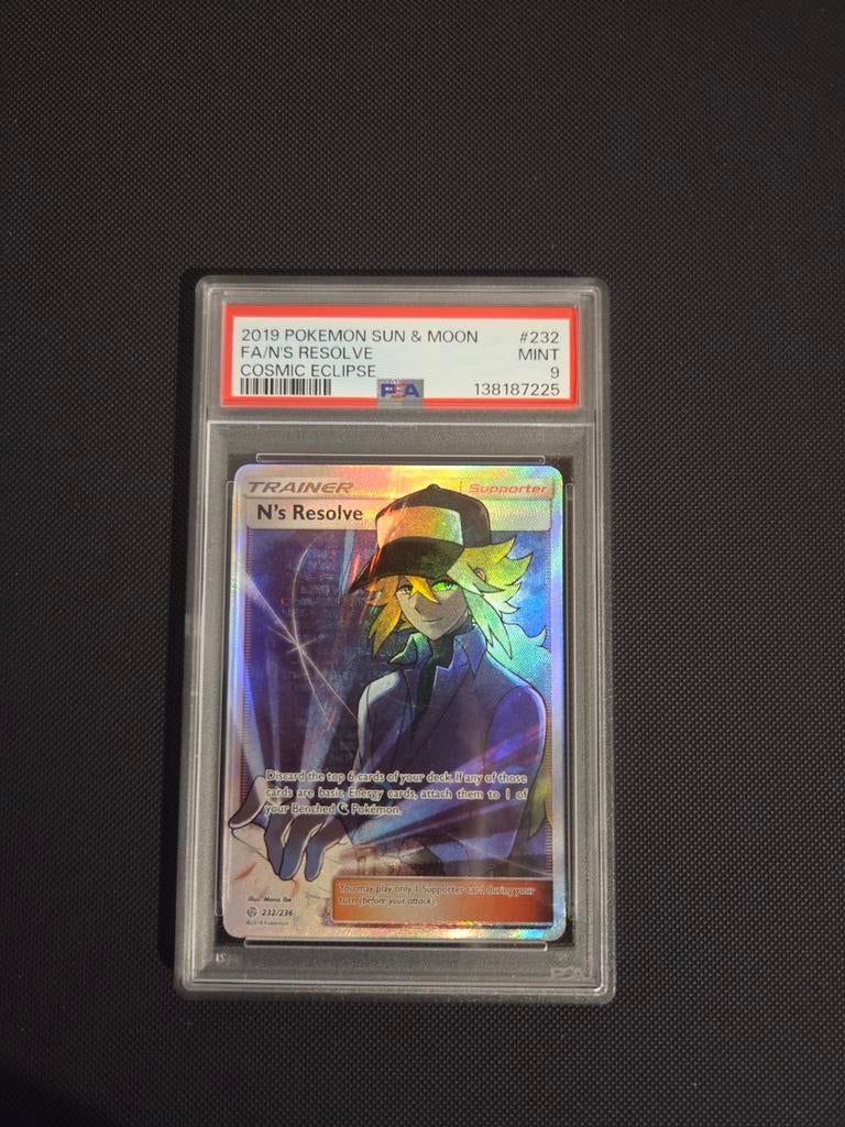 N's Resolve PSA 9 Cosmic Eclipse, Ophalen of Verzenden, Zo goed als nieuw