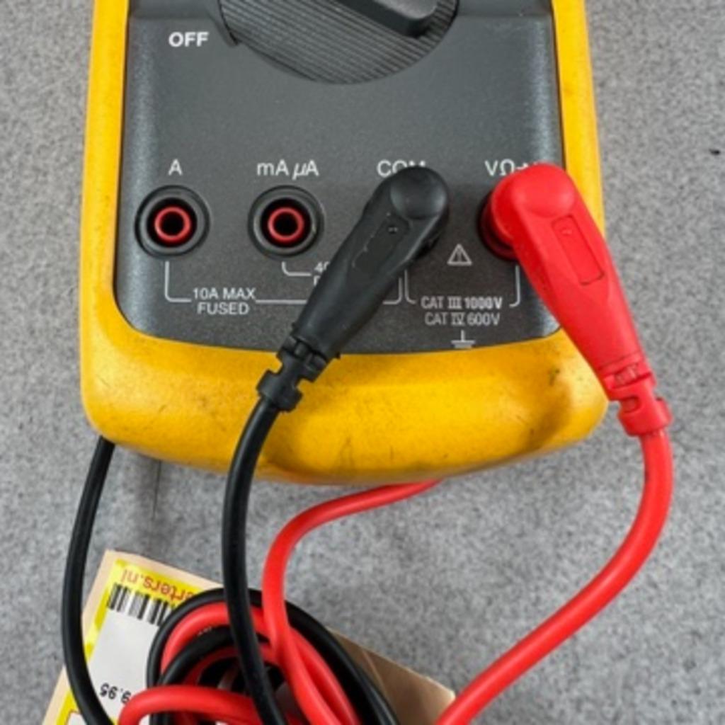 Fluke 83V Multimeter digitaal CAT III |+ meetkabels | 381415, Ophalen of Verzenden, Gebruikt, Overige meters