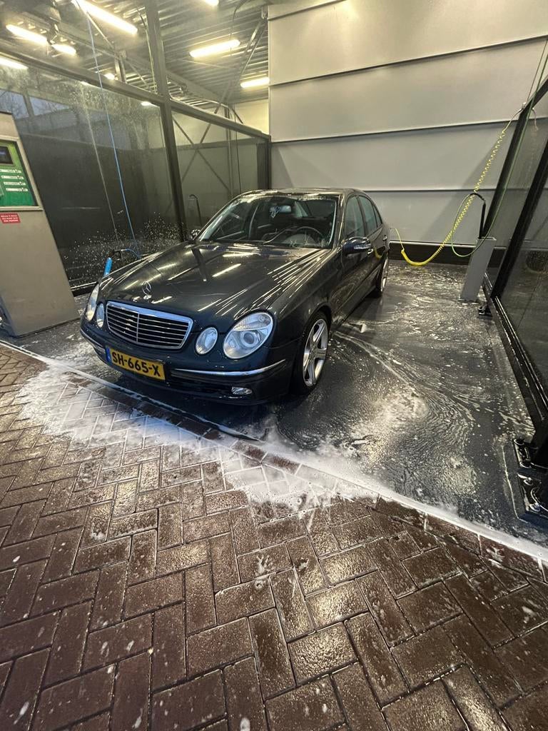 Mercedes-Benz e320 2002 Blijvend Youngtimer, Auto's, Mercedes-Benz, Particulier, Benzine, Sedan, Geïmporteerd, Zwart, Ophalen