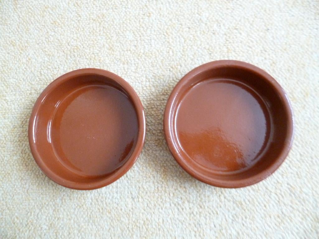 2 Vuurvaste bruine schaaltjes samen €1,50, Gebruikt, Ophalen of Verzenden, Schaal of Schalen, Overige stijlen