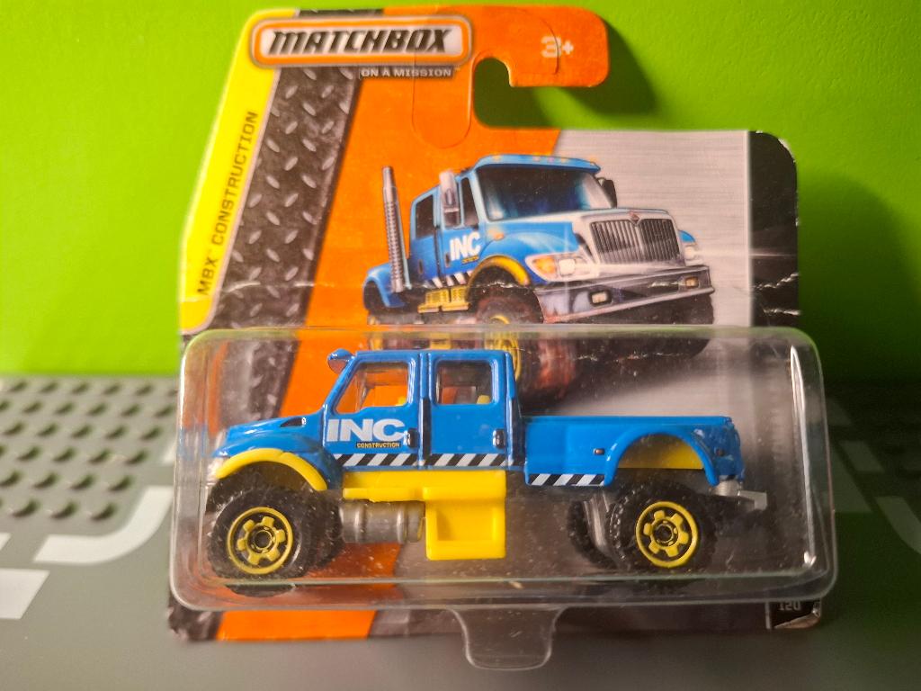 Matchbox 60 - International CXT [blauw] 1/89 MIB, Ophalen of Verzenden, Nieuw