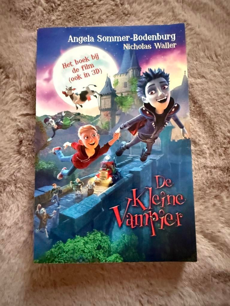 De Kleine Vampier - leesboek / jeugdboek, Boeken, Ophalen of Verzenden, Gelezen, Fictie