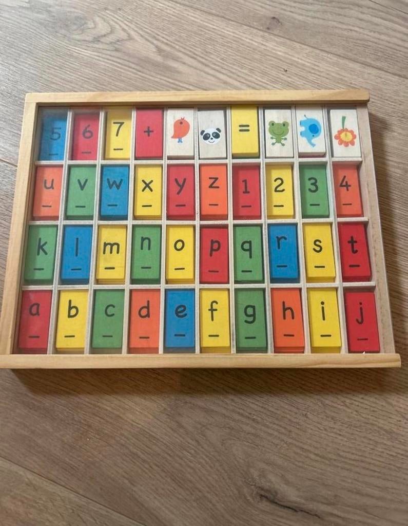 Letterbak met letters, cijfers en symbolen, Ophalen, Zo goed als nieuw, Taal en Lezen
