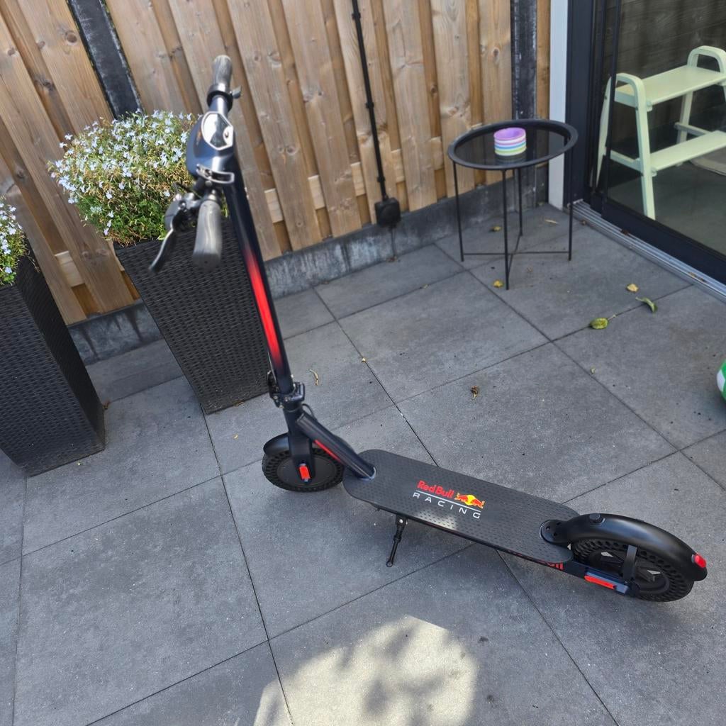 Red Bull Elektrische Step - Zo Goed Als Nieuw!, Ophalen, Zo goed als nieuw, Elektrische step (E-scooter), Red Bull