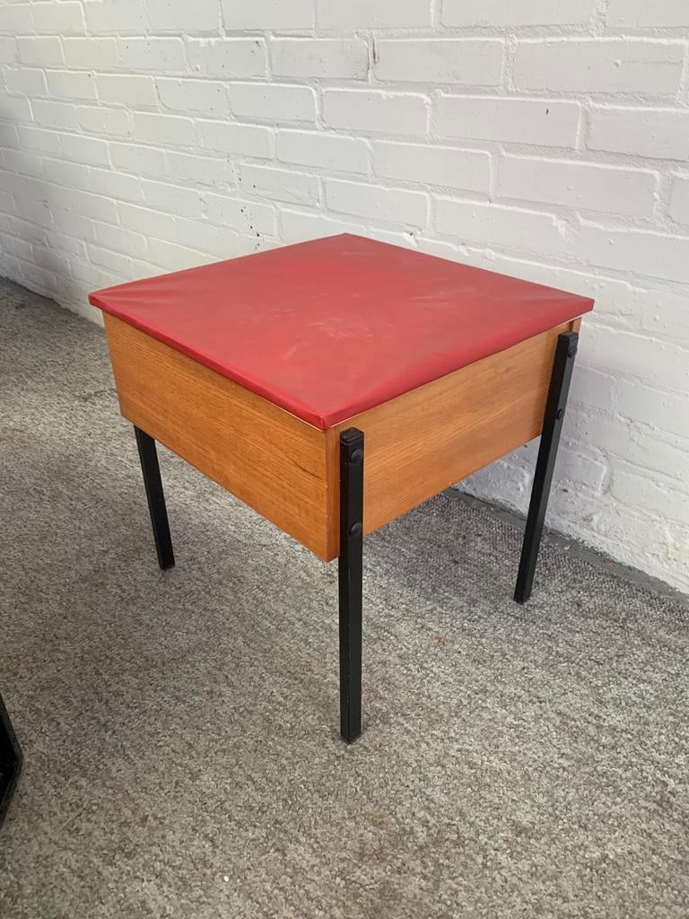 Tafel kastje Vintage pastoe Bijzettafeltje jaren 60, Huis en Inrichting, Tafels | Bijzettafels, Ophalen of Verzenden