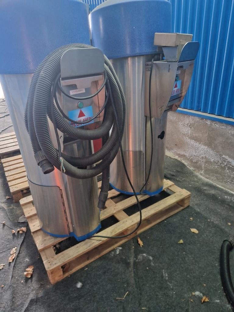 2 mooie gebruikte rvs stofzuigers, Ophalen, Zo goed als nieuw