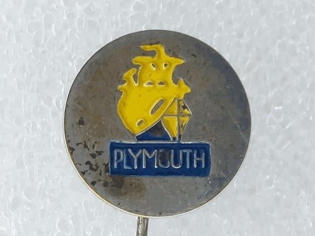 SP1946 Speldje Plymouth, Verzamelen, Speldjes, Pins en Buttons, Ophalen of Verzenden, Gebruikt, Overige onderwerpen