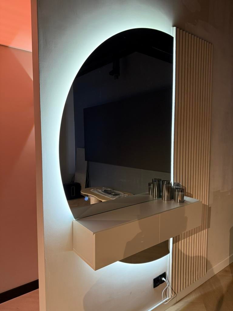 Halve maan spiegel met kast & LED – Japandi – Hal /Woonkamer, Huis en Inrichting, Woonaccessoires | Spiegels, Ophalen, Zo goed als nieuw