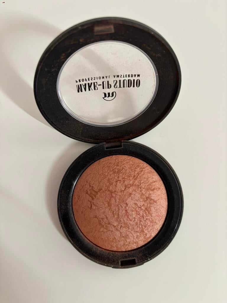 Make up Studio Bronzing Powder Lumiere 1, Ophalen of Verzenden, Zo goed als nieuw, Bruin, Gehele gezicht
