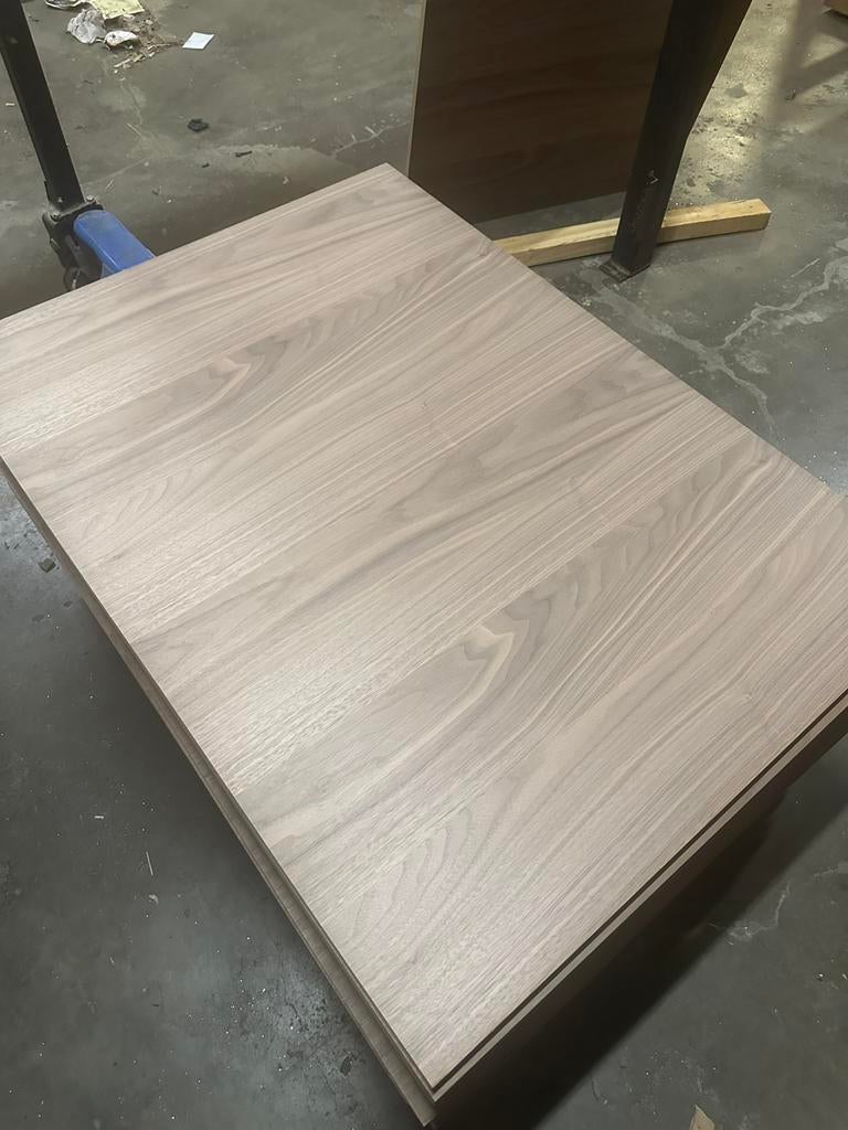 Mdf enkelzijdig amerikaans noten fineer 20mm dik, Doe-het-zelf en Verbouw, Ophalen, Nieuw, Hout, 20 tot 50 mm