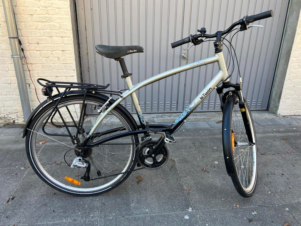 BTwin Triban sportieve fiets, 28 inch, Gebruikt, Vering, 57 tot 61 cm