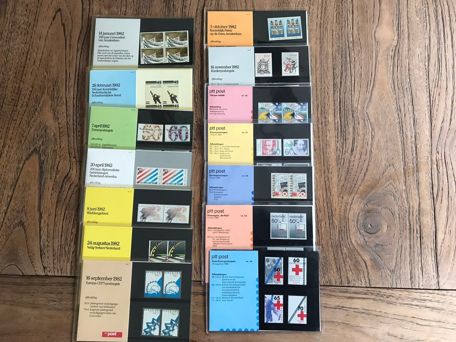 17 Postzegelmapjes no.1 tm 14 van 1982 /1983., Ophalen of Verzenden, Na 1940, Postfris