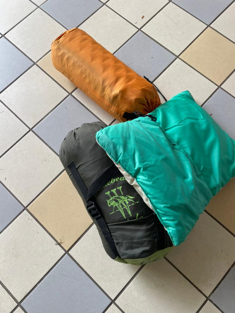 Slaapzak kussen en matras, Caravans en Kamperen, Slaapzakken, Ophalen of Verzenden, Zo goed als nieuw