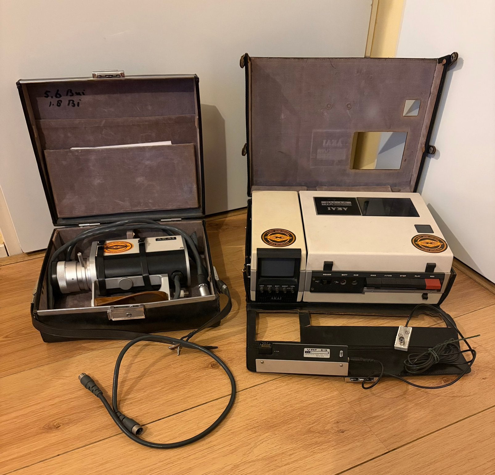 Vintage AKAI VT-110 Portable VTR Player Recorder And Camera, Ophalen, Gebruikt