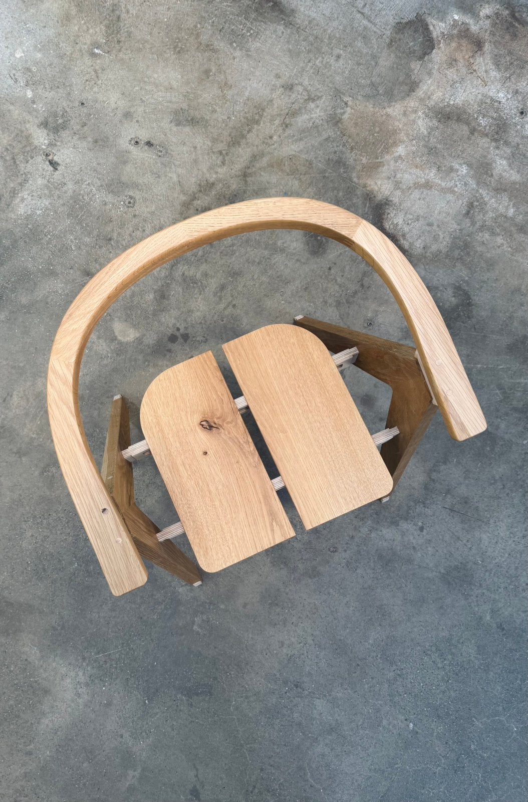 Design stoel van Studio Knoest, Ophalen, Bruin, Nieuw, Industrieweg 155
