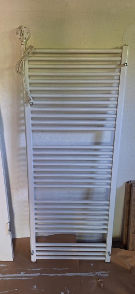 Elektrische handdoekradiator voor badkamer, Ophalen, Gebruikt, Radiator, Minder dan 60 cm
