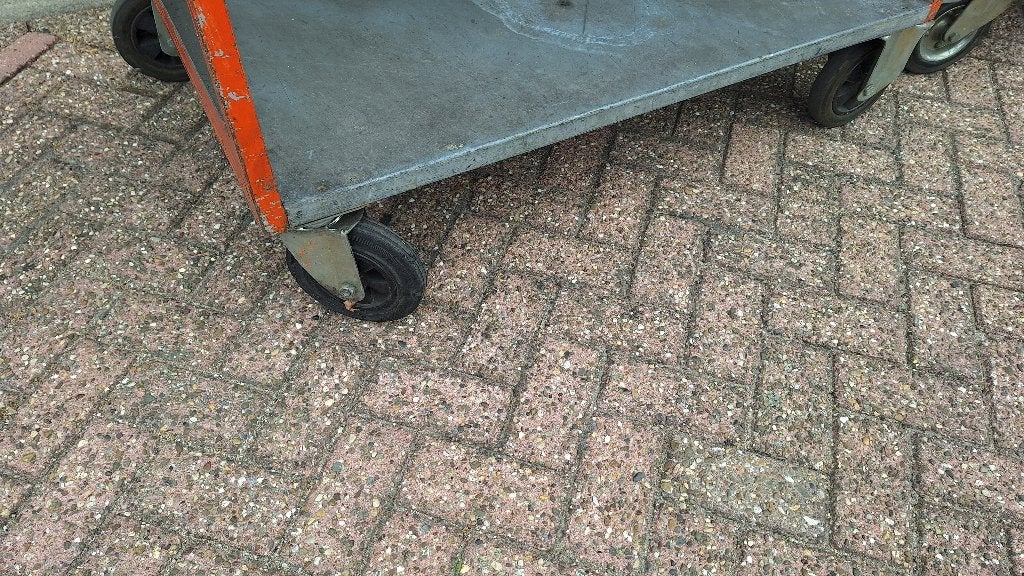 werktafel magazinwagen 125 x 80 cm, Doe-het-zelf en Verbouw, Ophalen, Gebruikt, 70 tot 120 cm, Industriepark 2a 9351PA Leek