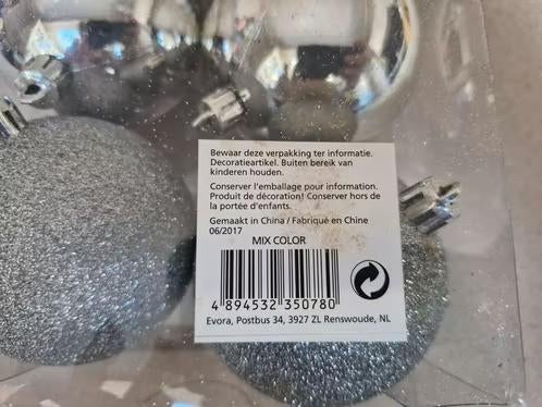 8 stuks Mix color kerstballen 7cm h, Diversen, Kerst, Evora, Onbekend, Nieuw, Ophalen of Verzenden