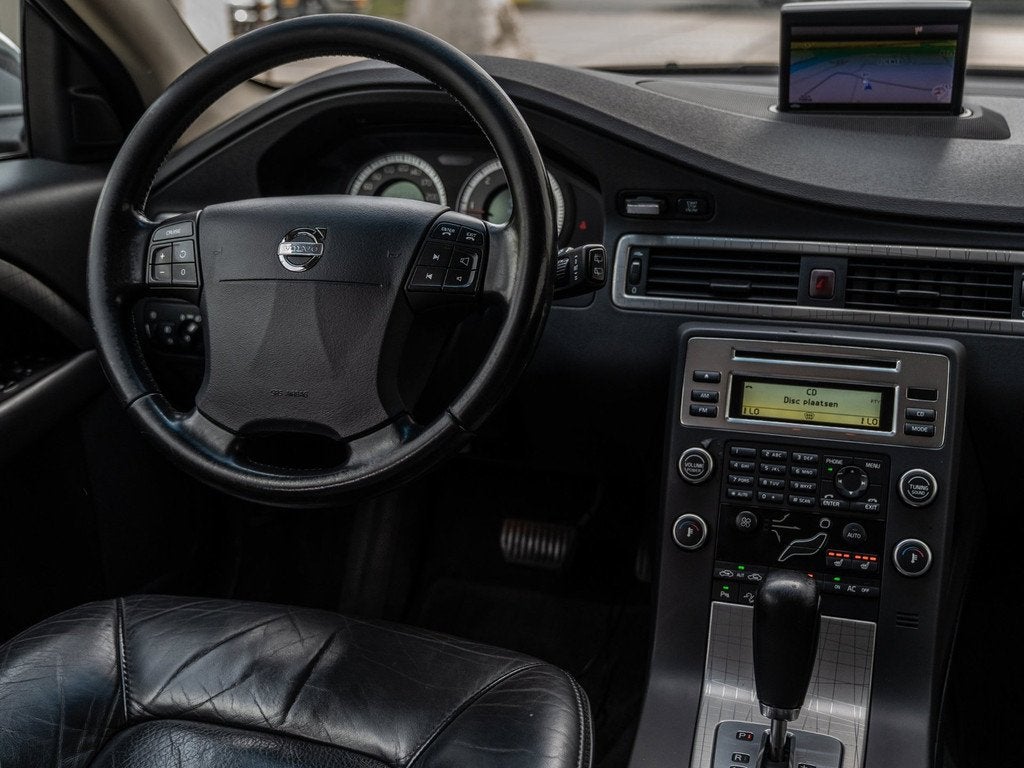 Volvo XC70 2.4 D5 Kinetic - AUTOMAAT - STOEL VERW - ZWART LE, Automaat, 1716 kg, Zwart, 197 €/maand
