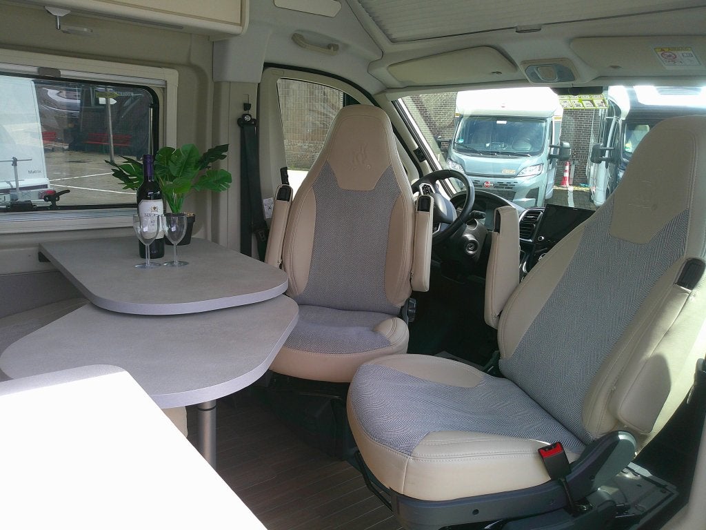 Etrusco CV 640 SB Plus te koop na huurperiode, Caravans en Kamperen, Campers, Automaat, Luifel, Buscamper of Camperbus, Ringverwarming