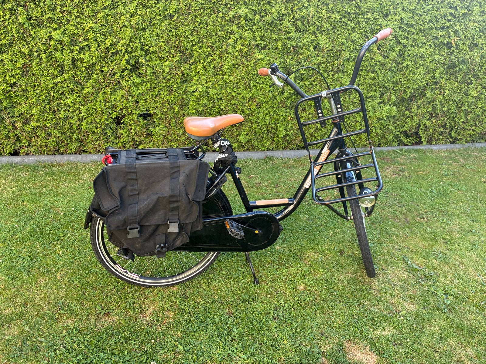 26 inch fiets met voordrager en fietstassen, Gebruikt, Versnellingen, 50 tot 53 cm, Trommelrem