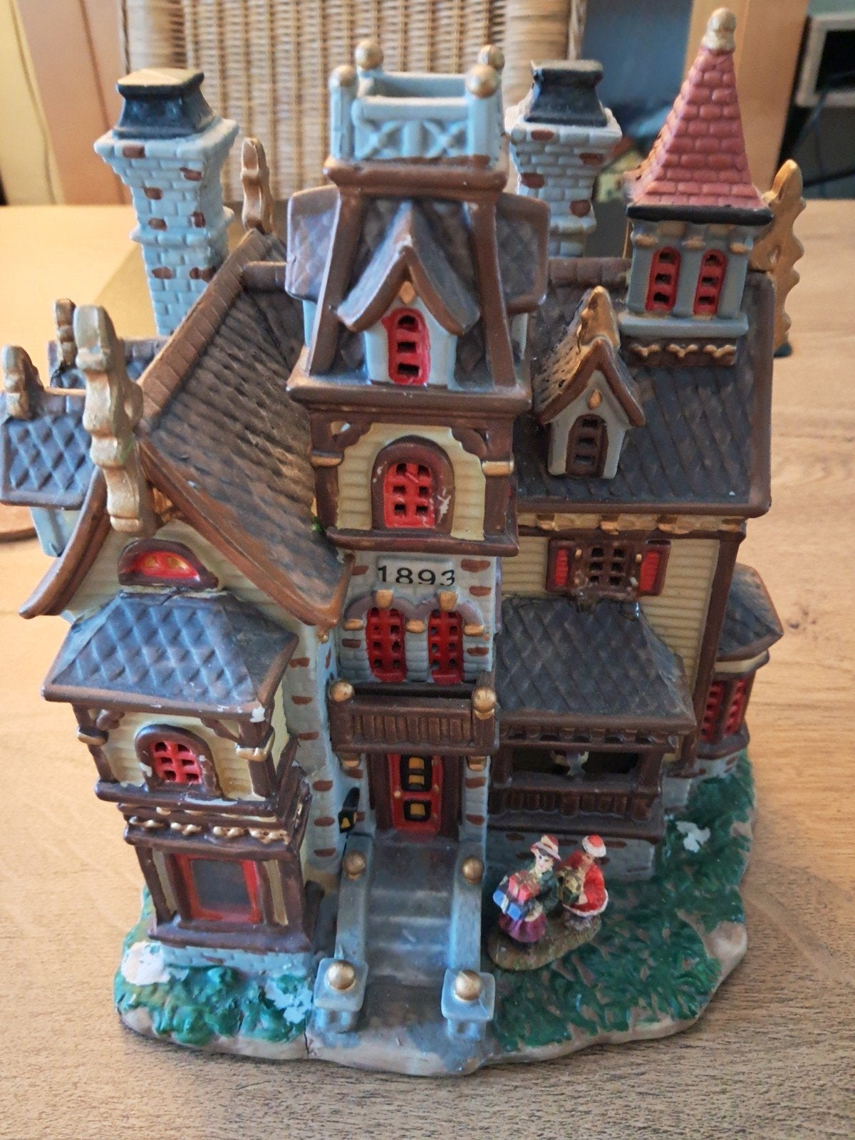 kersthuisje met 2 poppetjes, Diversen, Kerst, Ophalen
