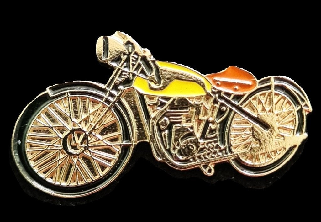 DAX D 100 Baby 1935 pin, Verzamelen, Verzenden, Nieuw, Transport, Speldje of Pin