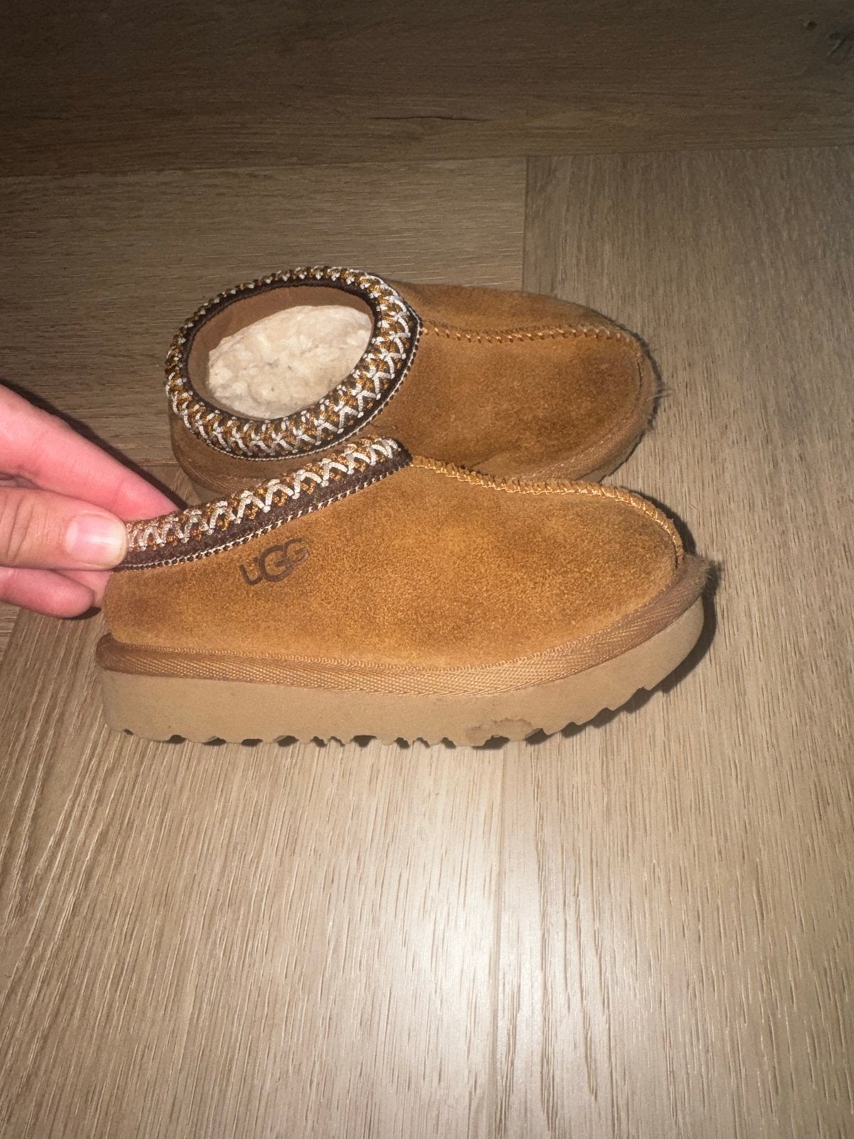 UGG Tasman Camel maat 23,5, Ophalen of Verzenden, Zo goed als nieuw, Jongen of Meisje, Schoenen