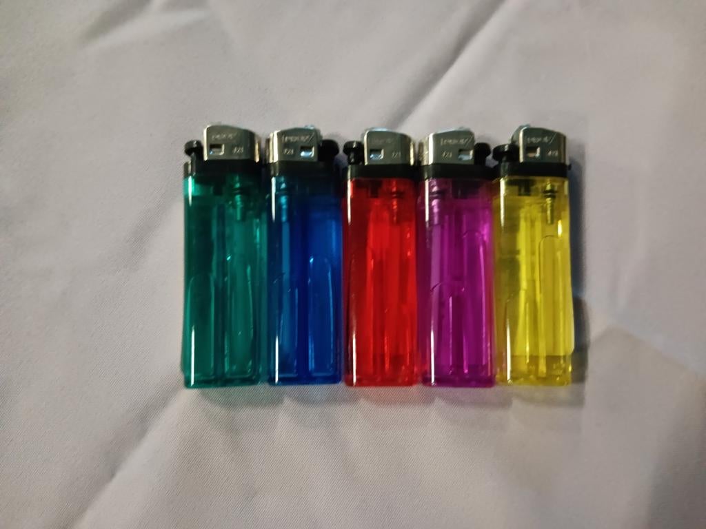 Set van 5 Nieuwe Aanstekers in Diverse Kleuren, Ophalen of Verzenden