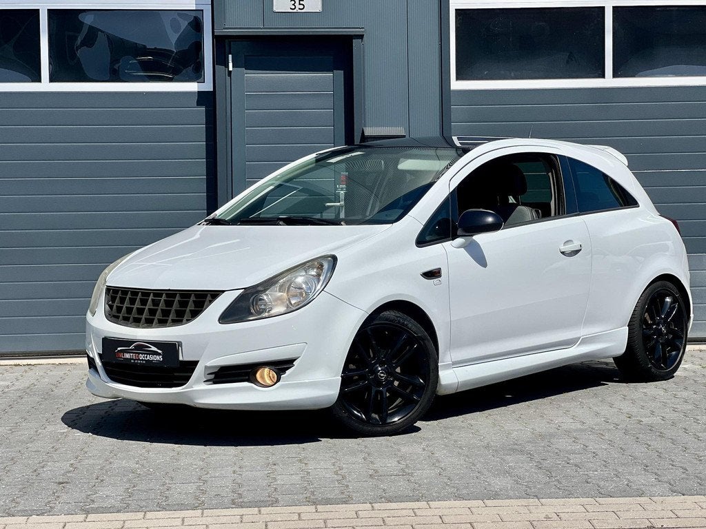 Opel Corsa 1.4-16V Cosmo *OPC-LINE*CRUISE*LEER, Voorwielaandrijving, Stof, Gebruikt, 4 cilinders