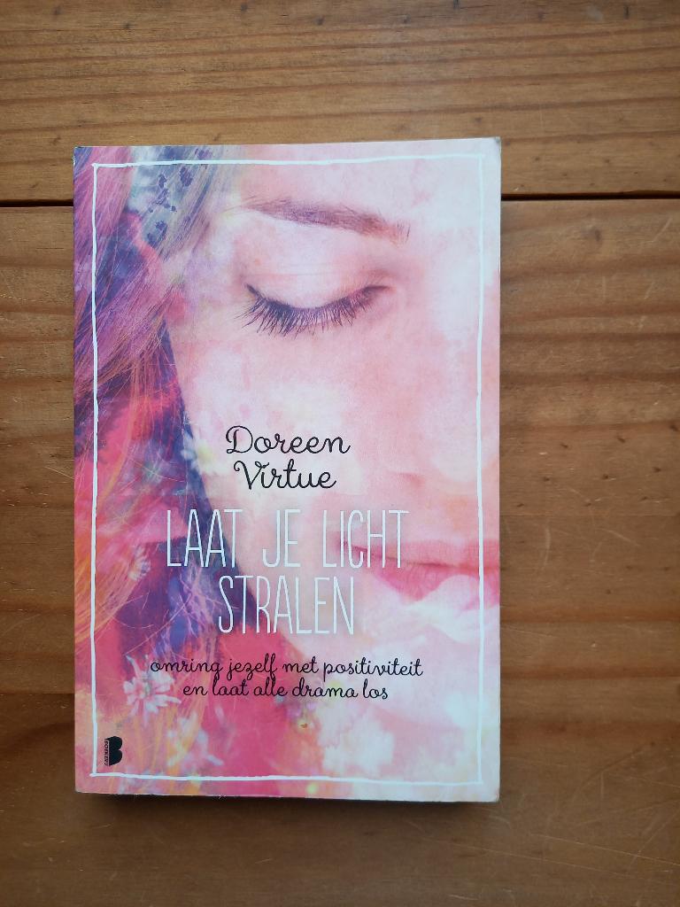 Laat Je Licht Stralen (Doreen Virtue), Boeken, Esoterie en Spiritualiteit, Gelezen, Spiritualiteit algemeen, Overige typen, Ophalen of Verzenden