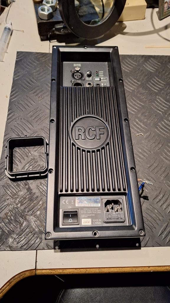 RCF Evox 8 / 12 versterkermodule defect, Ophalen of Verzenden, 120 watt of meer, Overige merken