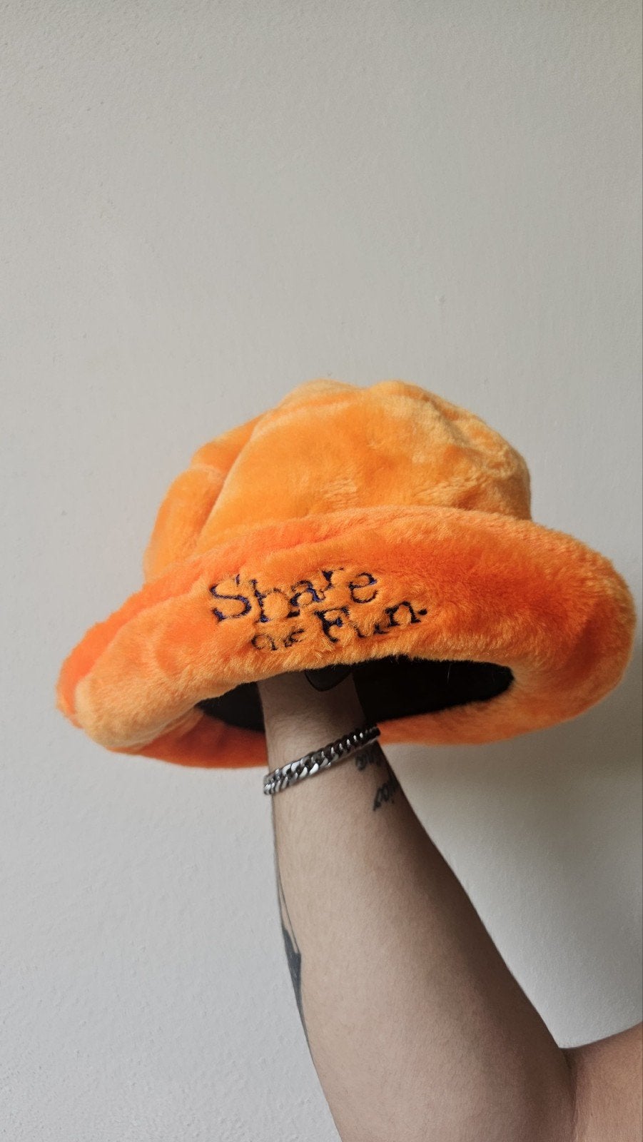 Fanta Bucket Hat - Oranje Pluche Hoed, Kleding | Dames, Hoed, Fanta, Zo goed als nieuw, One size fits all