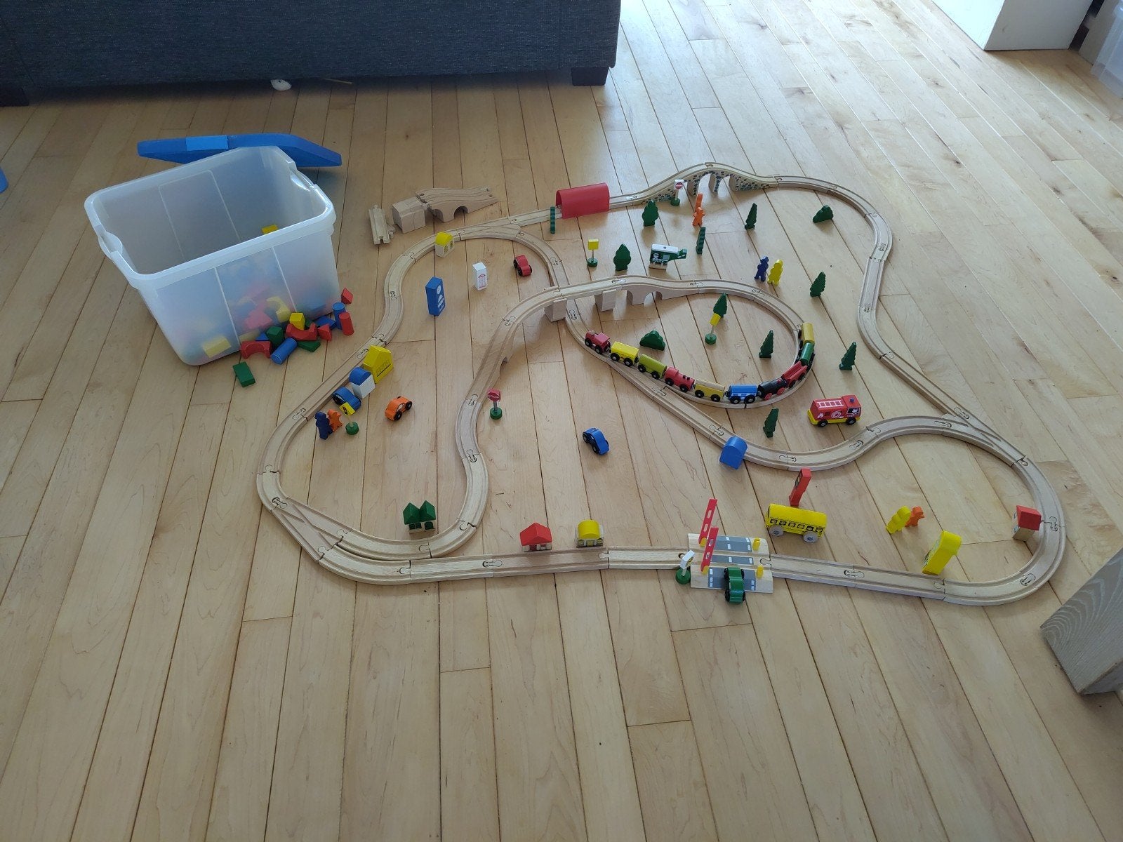 Grote houten treinbaan set met accessoires en blokken, Ophalen, Gebruikt