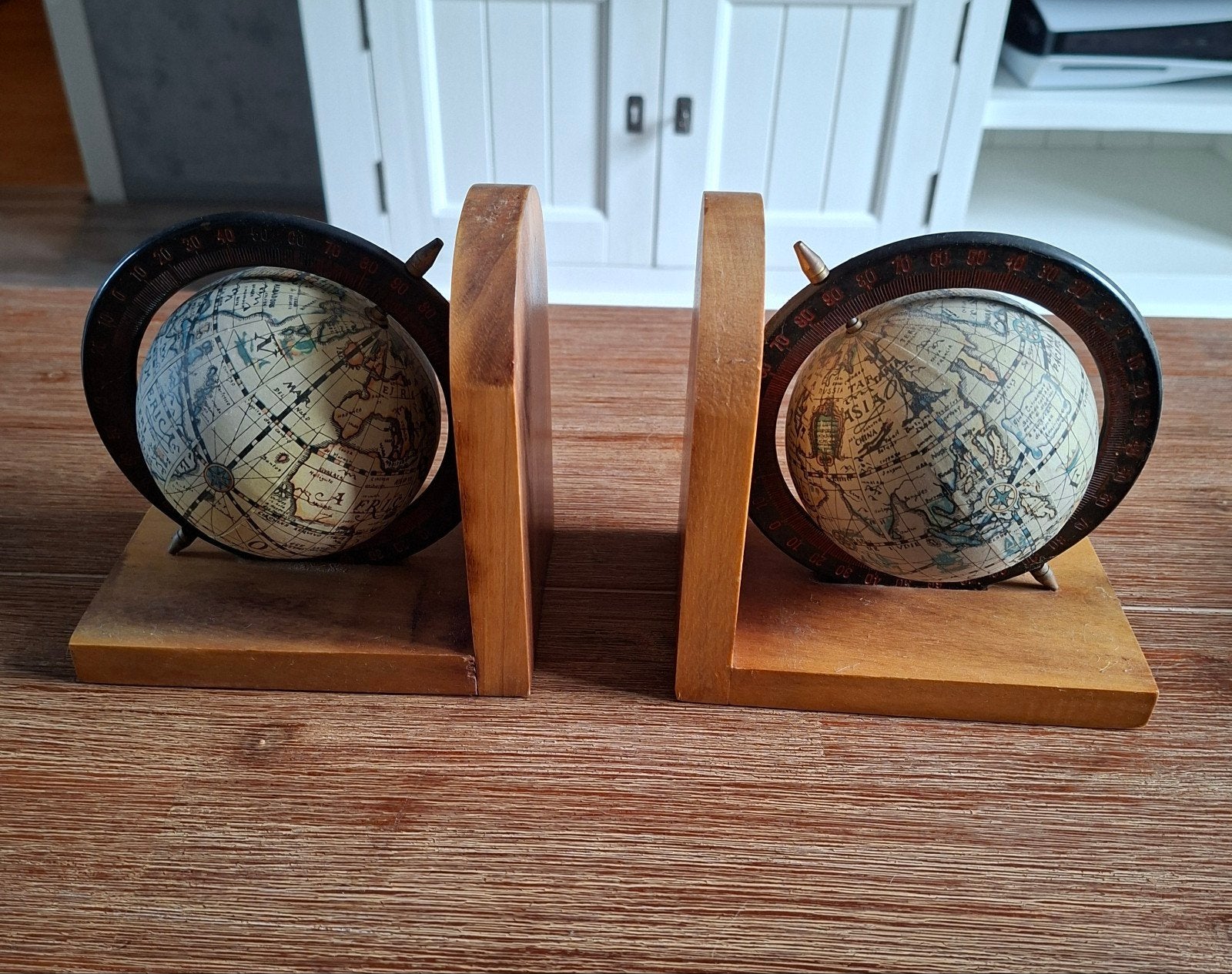 Vintage boekensteunen met wereldbollen, Gebruikt, Ophalen of Verzenden, Bruin, Vintage