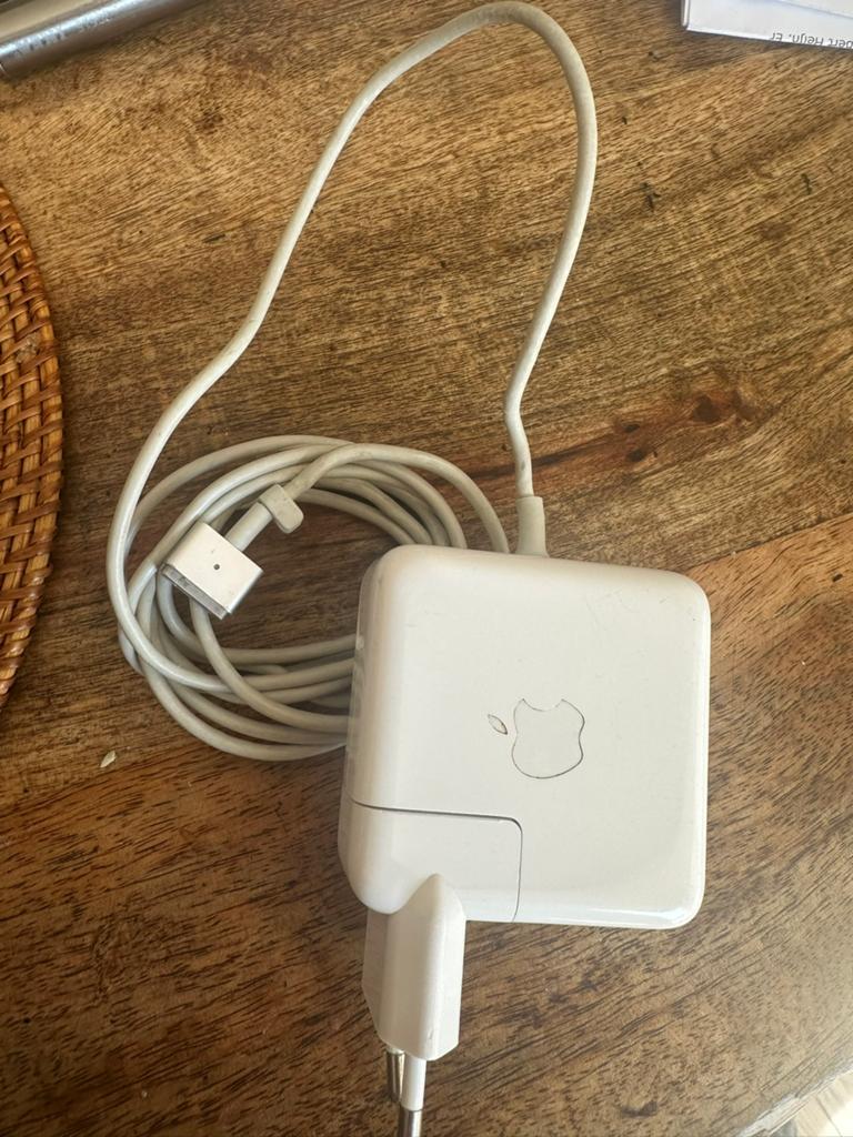 Originele Apple MagSafe 2 oplader van 45W, Computers en Software, Laptop-opladers, Ophalen of Verzenden