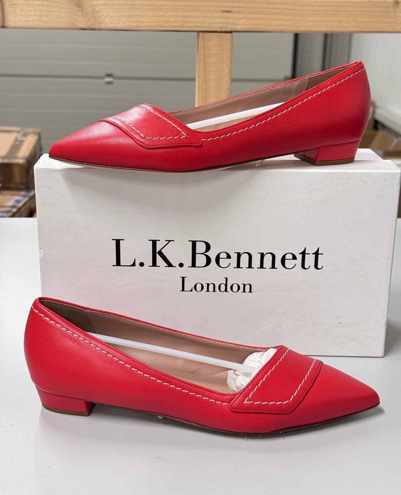 LK Bennett Polly Leather Contrast Stitch Flats schoen hak 37, Schoenen met lage hakken, Nieuw, Ophalen of Verzenden, H