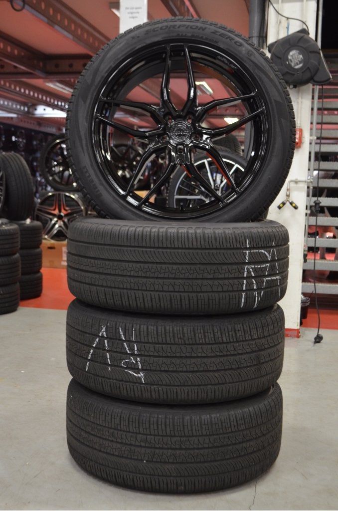22" Concaver Velgen Range Rover + Pirelli Zomer + TPMS, Niet ingevuld, Gebruikt, 285 mm, Banden en Velgen