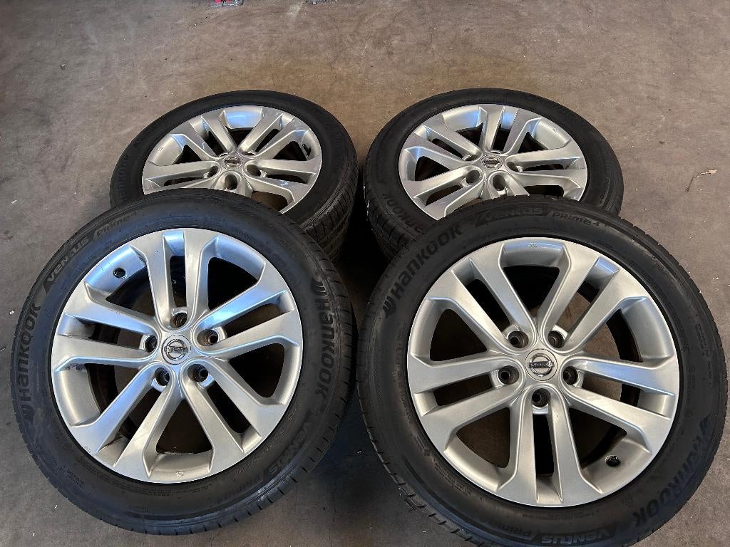 17 inch originele velgen + zomerbanden Nissan Juke, Auto-onderdelen, Banden en Velgen, NIssan, Velg(en), 17 inch, Ophalen of Verzenden
