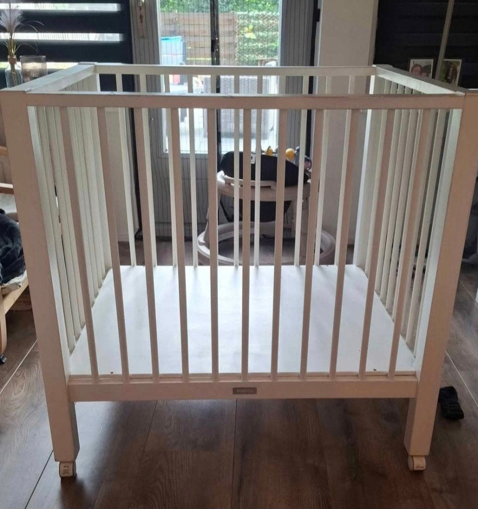 Bobita box (wieltjes)en Co sleeper hout(wit), Ophalen, Gebruikt, Wieg