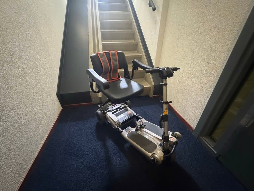 inklapbare opvouwbare reis scootmobiel mango luggie, Ophalen, Inklapbaar, Zo goed als nieuw, Elektrische rolstoel