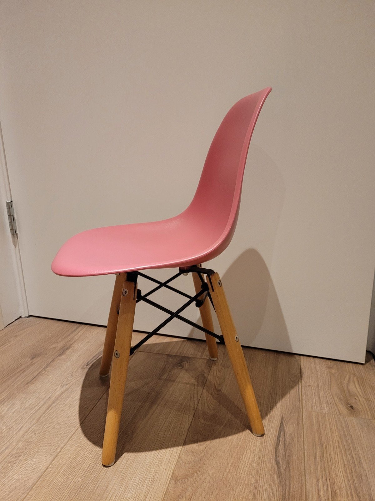 Roze stoeltje, Overige kleuren, Modern, Scandinavisch, Zo goed als nieuw, Eén