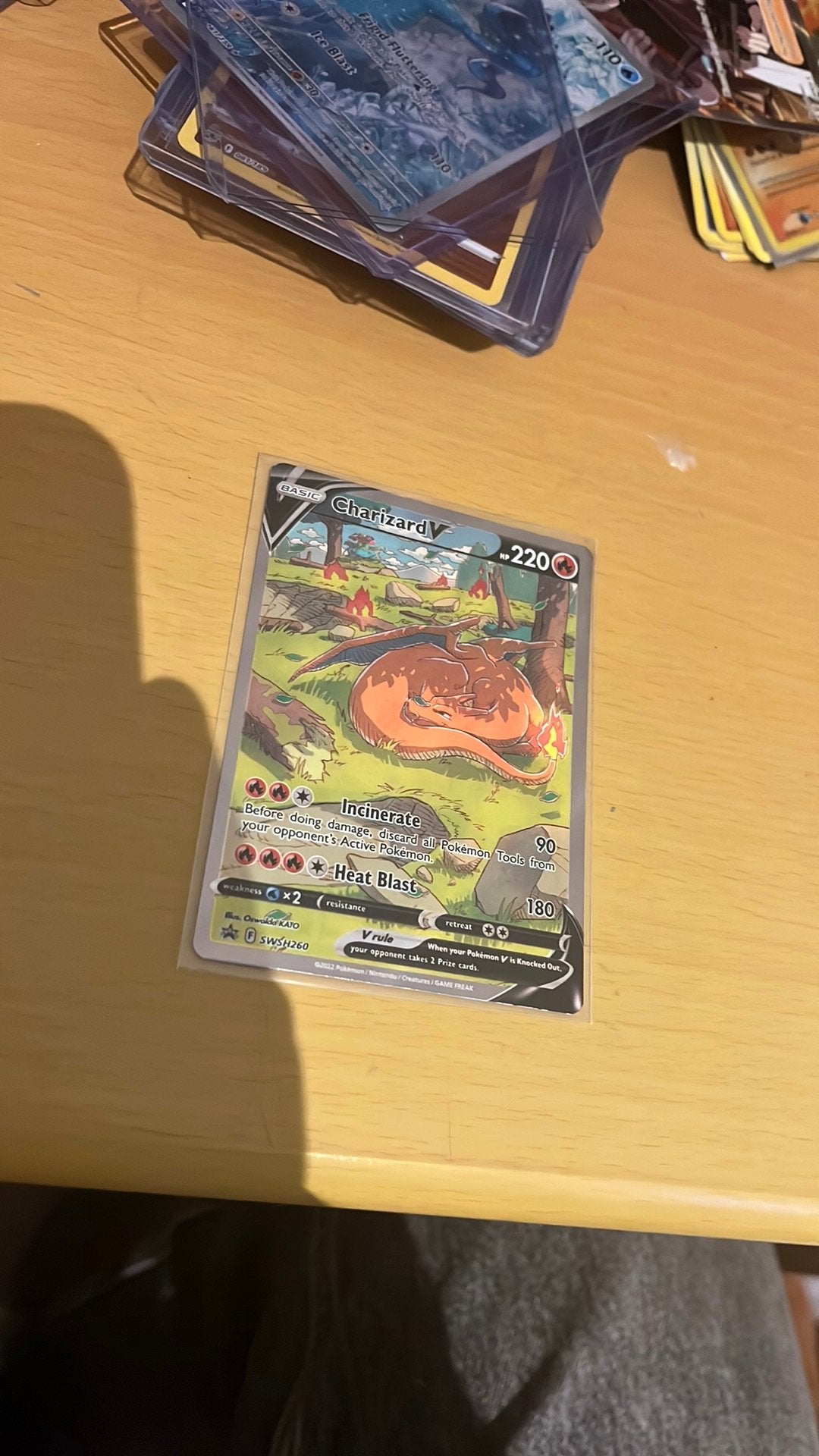 Charizard v swsh260, Ophalen of Verzenden, Zo goed als nieuw, Losse kaart