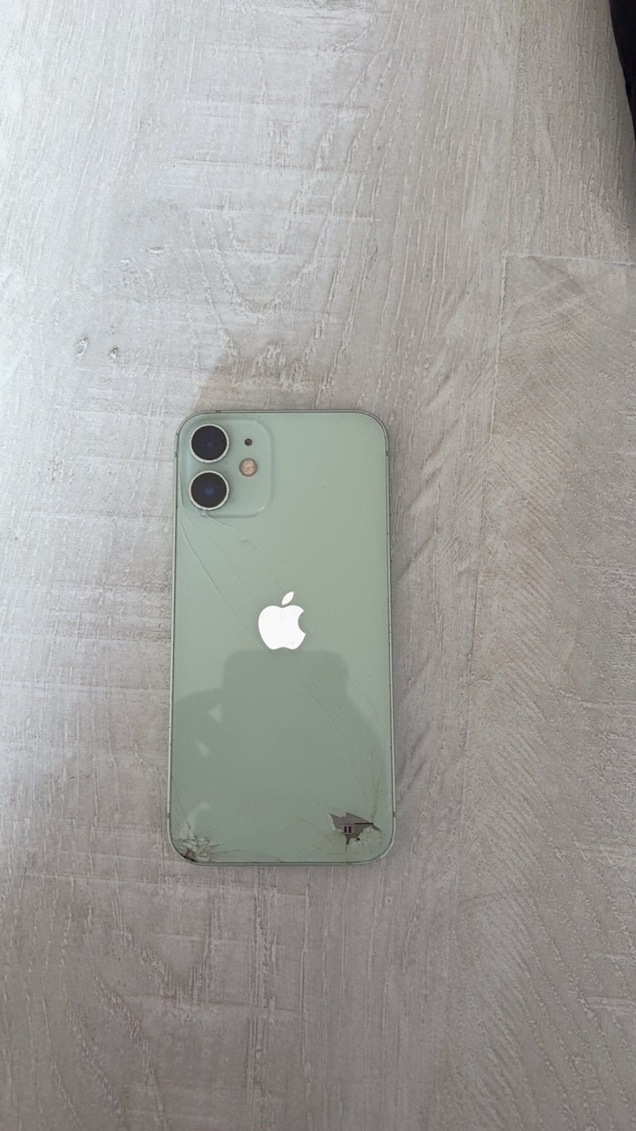 Gebarsten iPhone 12 mini Groen - Werkt nog, voor onderdelen, Telecommunicatie, Gebruikt, IPhone 12 Mini, Ophalen of Verzenden