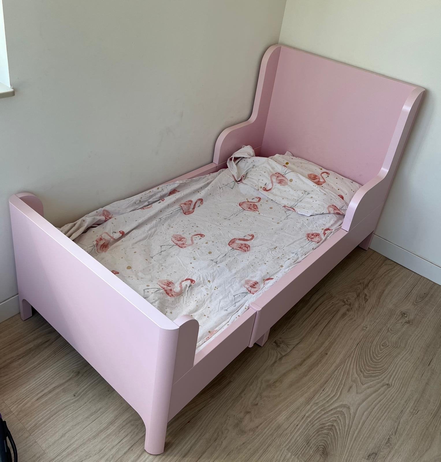 Ikea Roze kinderbed met meegroeimatras, Ophalen, 70 tot 85 cm, 140 tot 160 cm, Zo goed als nieuw