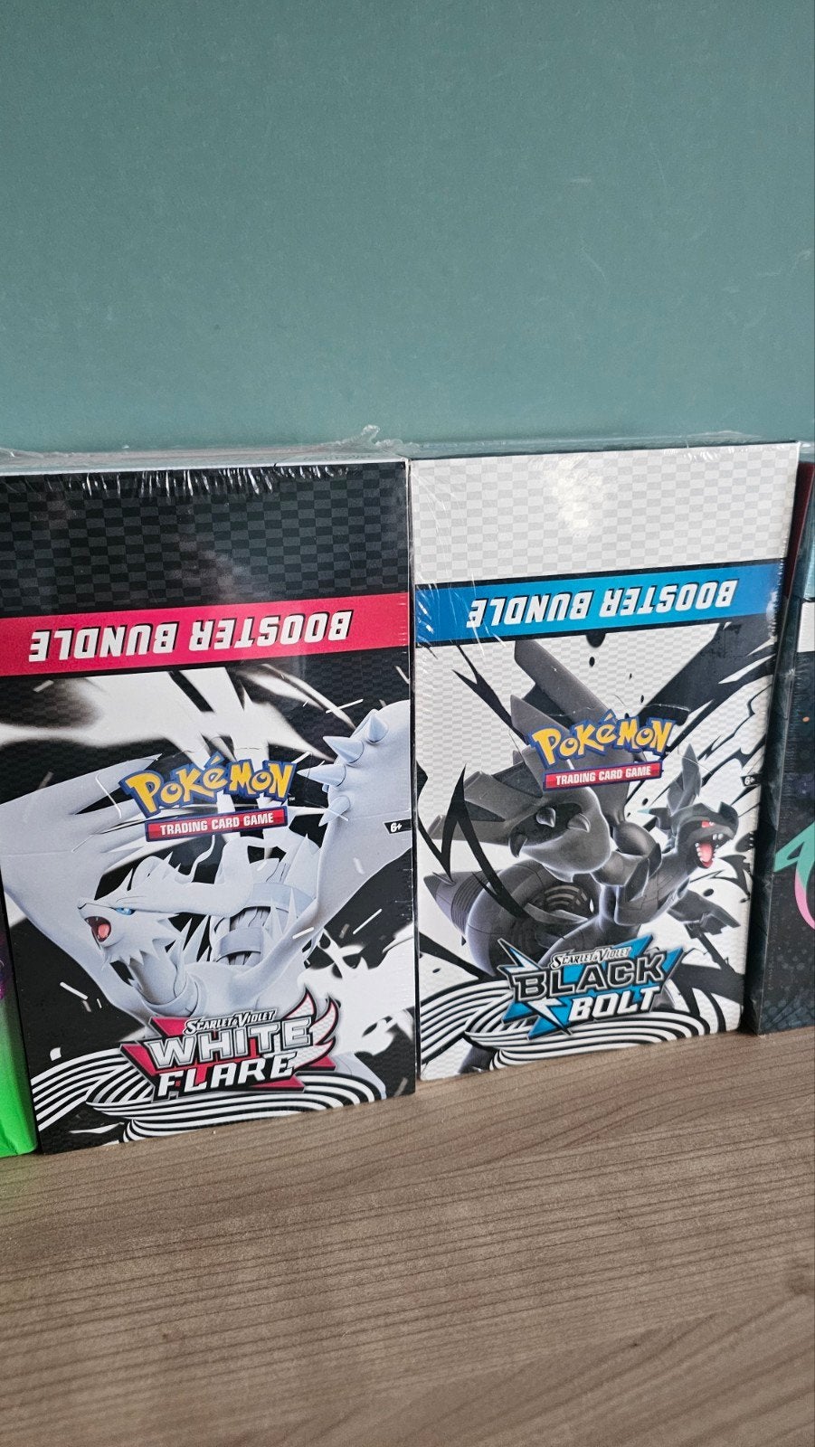 black bolt & White flare bundle display, Ophalen of Verzenden, Nieuw, Booster, Foil