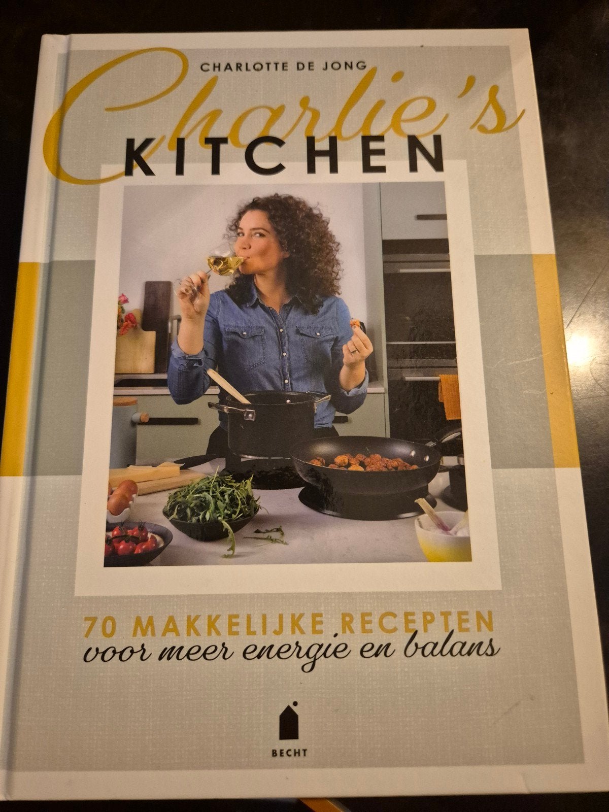 Charlotte de Jong - Charlie's Kitchen kookboek, Ophalen of Verzenden, Zo goed als nieuw, Charlotte de Jong, Gezond koken